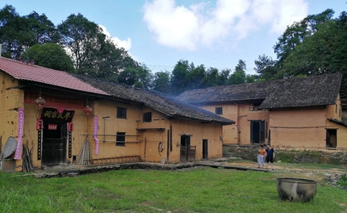 沈从文笔下边城的端午赛龙舟和抢鸭子