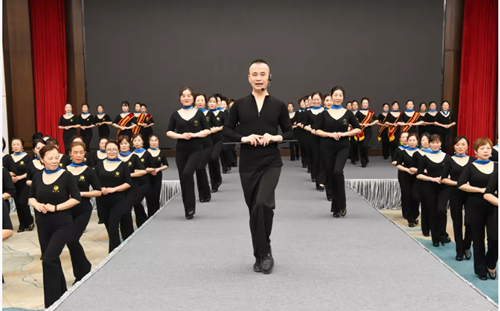 五载庆华诞 名师授艺魂:余俊善导师讲旗袍美学课