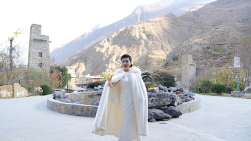 邓敏：通过现代音乐语言 诠释‘家国情怀‌’